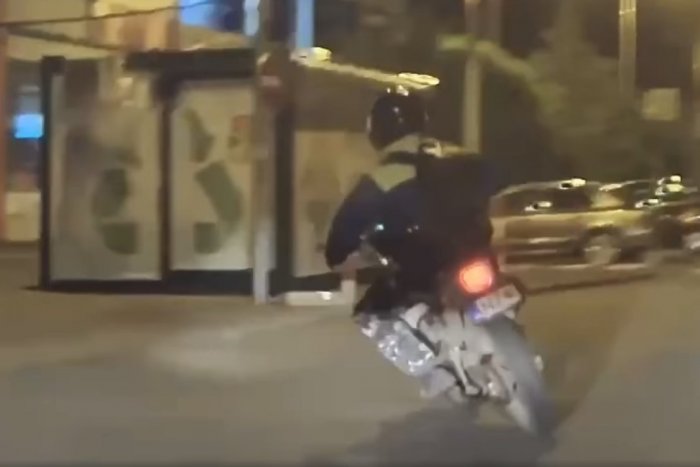 Ilustračný obrázok k článku Nočná naháňačka v uliciach: Motorkár sa snažil uniknúť policajtom, TOTO ukrýval
